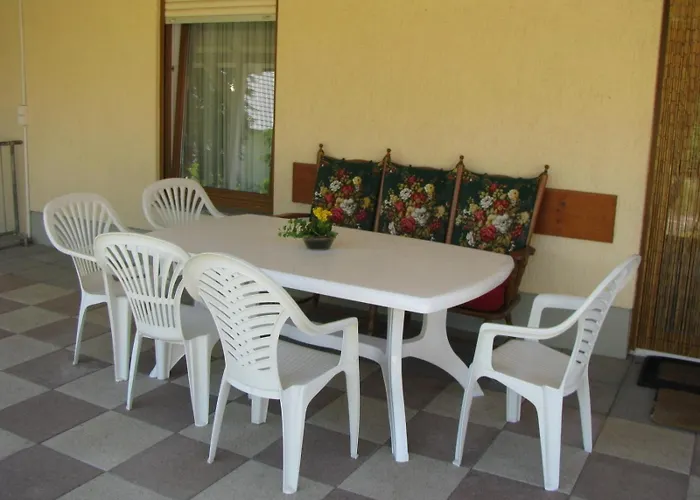 Ferienwohnung Herbsleben Apartment